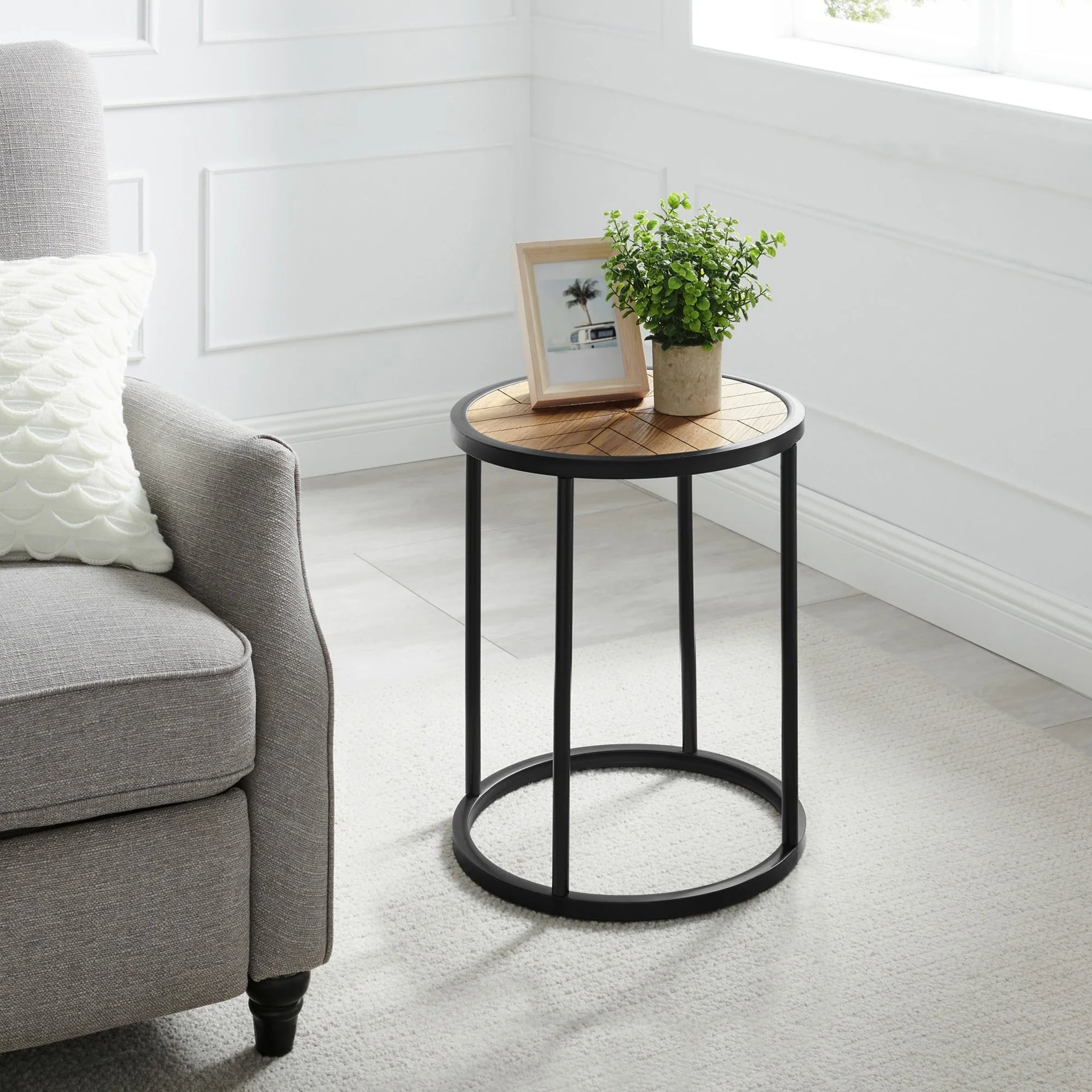 Fylara Chevron Side Table - House of Hyne