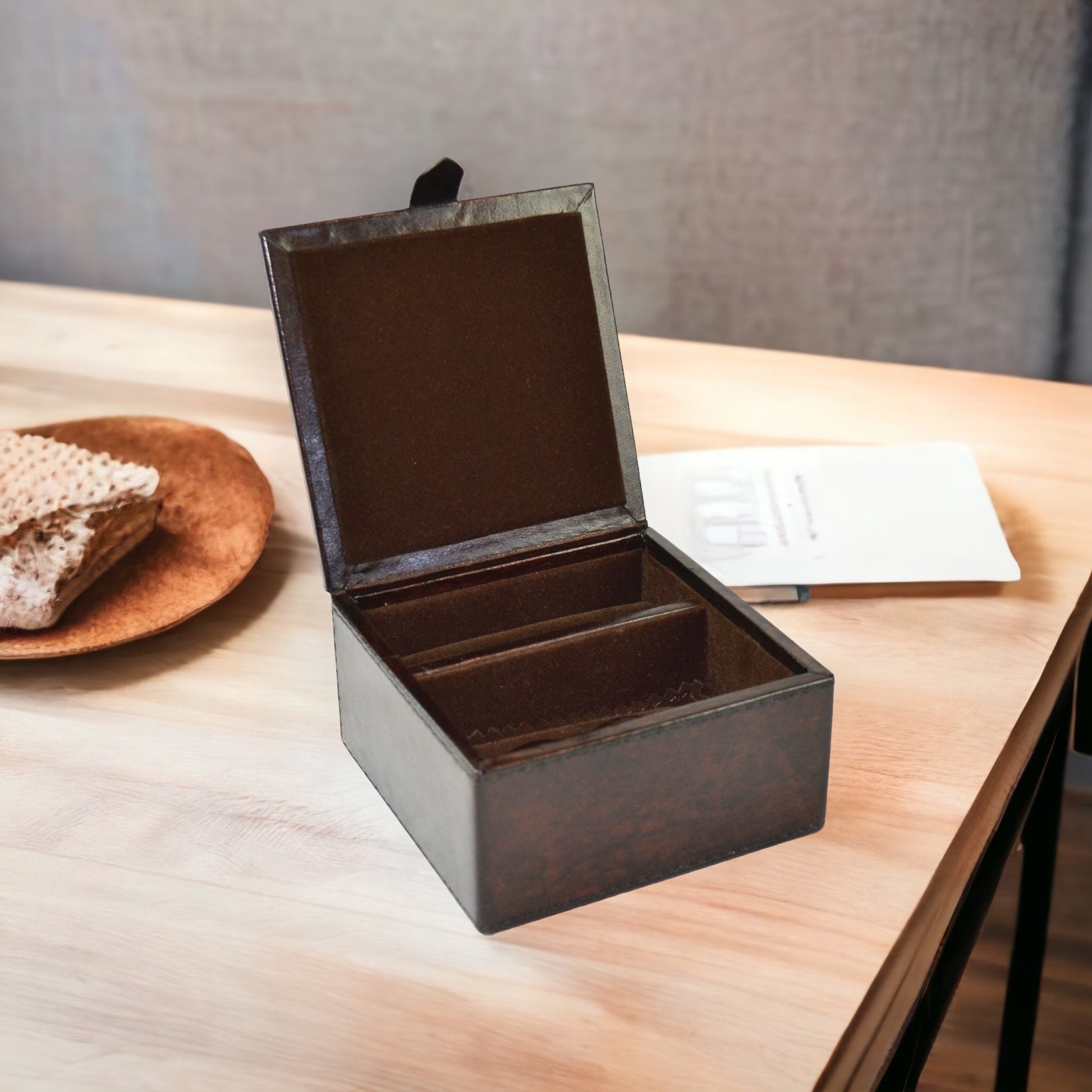 Vyn Dark Leather Travel Jewellery Box - Notbrand