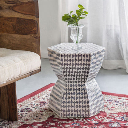 Monochrome Shell Stool/Side Table - Notbrand