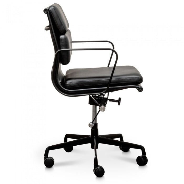 Pad Management PU Leather Boardroom Chair in Black - Black Frame - Notbrand