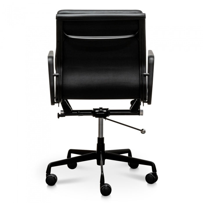 Pad Management PU Leather Boardroom Chair in Black - Black Frame - Notbrand