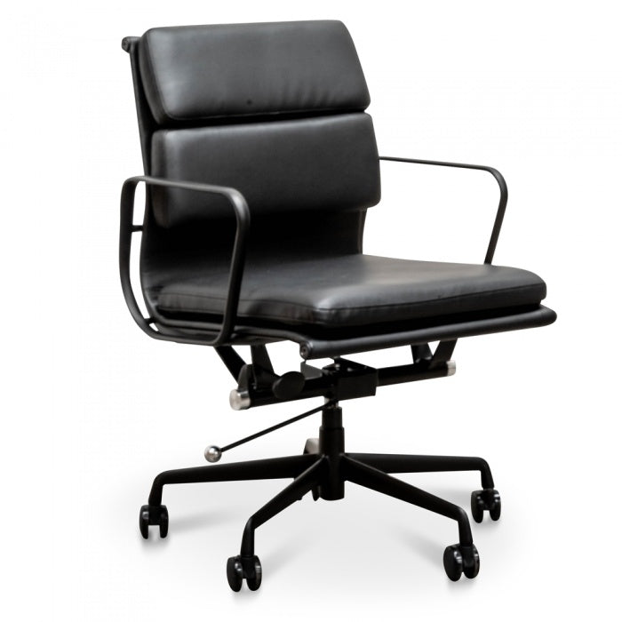 Pad Management PU Leather Boardroom Chair in Black - Black Frame - Notbrand